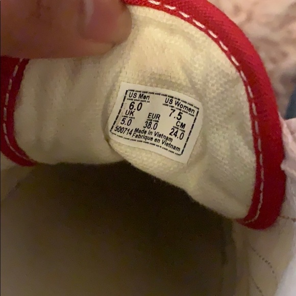 Red checkerboard vans - Picture 4 of 4